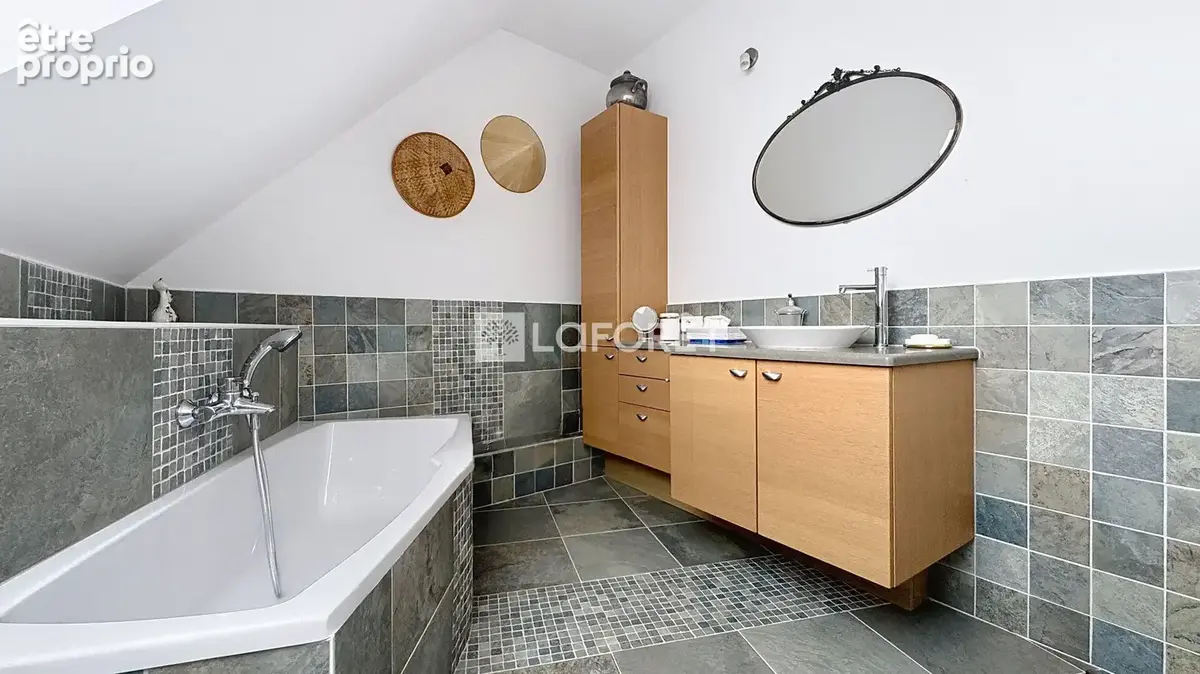 CALAIS - Hyper centre - Appartement 4 chambres - 119m2 - photo 8