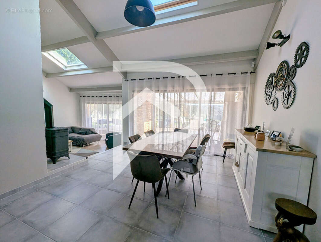 Maison à NOAILLES