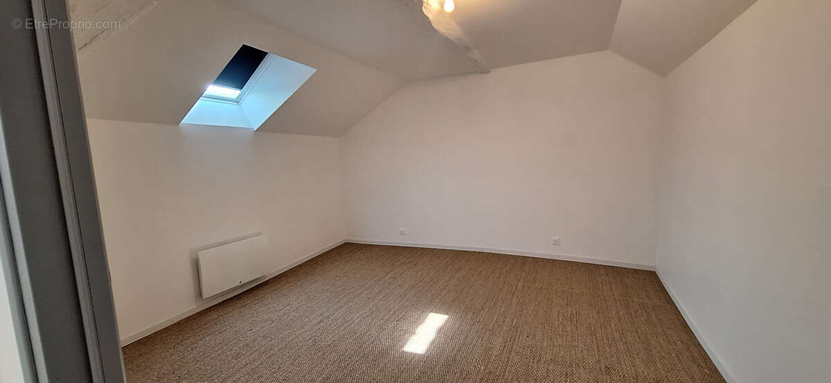 Appartement à VILLENEUVE-L'ARCHEVEQUE