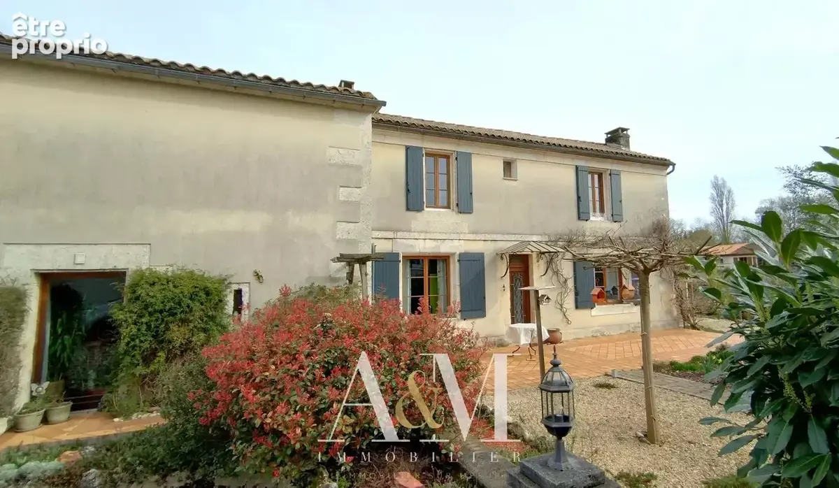 Maison charentaise au coeur du quartier st cybard - photo 3