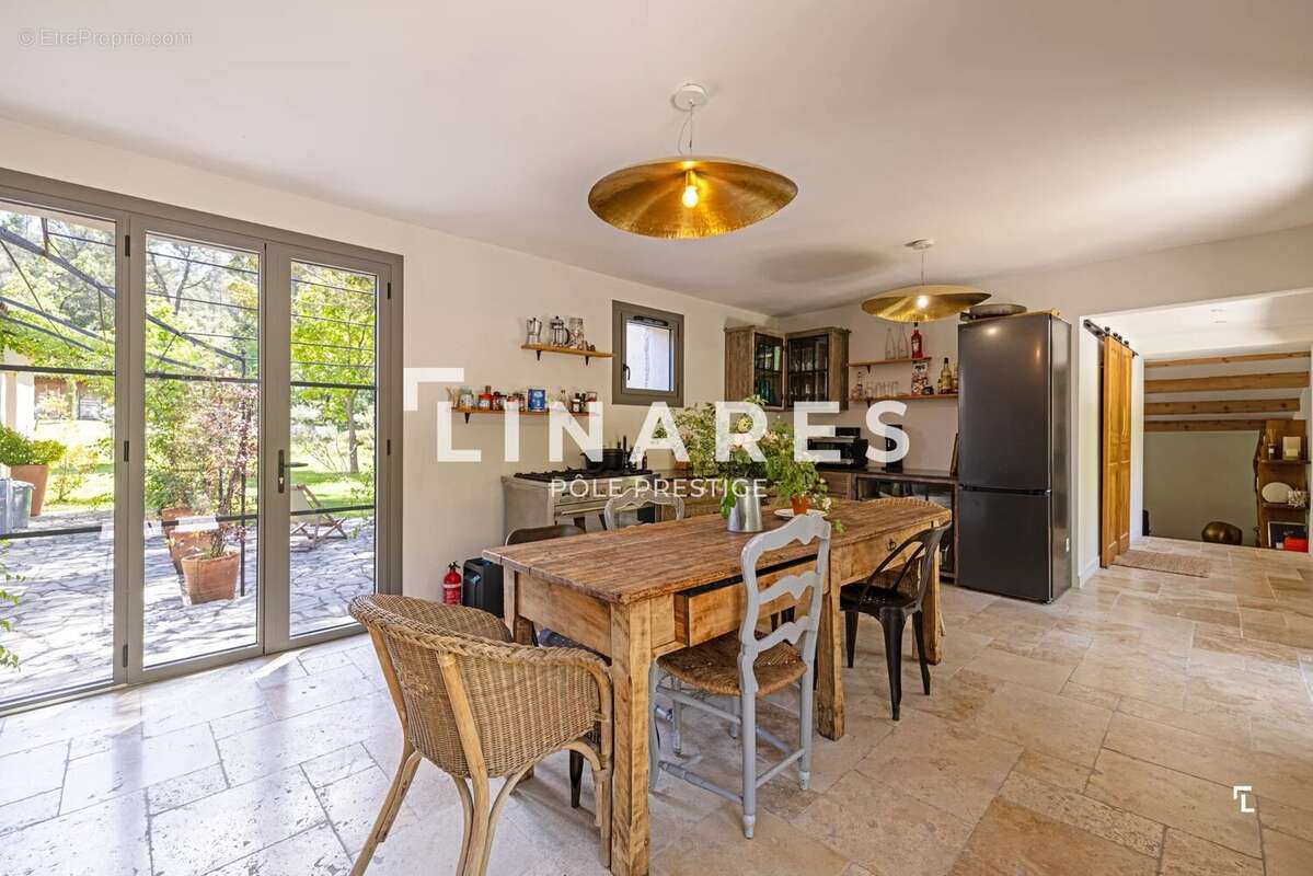 LA VICTOIRE - Maison de charme de 137m2 avec piscine - 13126 Vauvenargues/proche Aix en Provence - photo 11