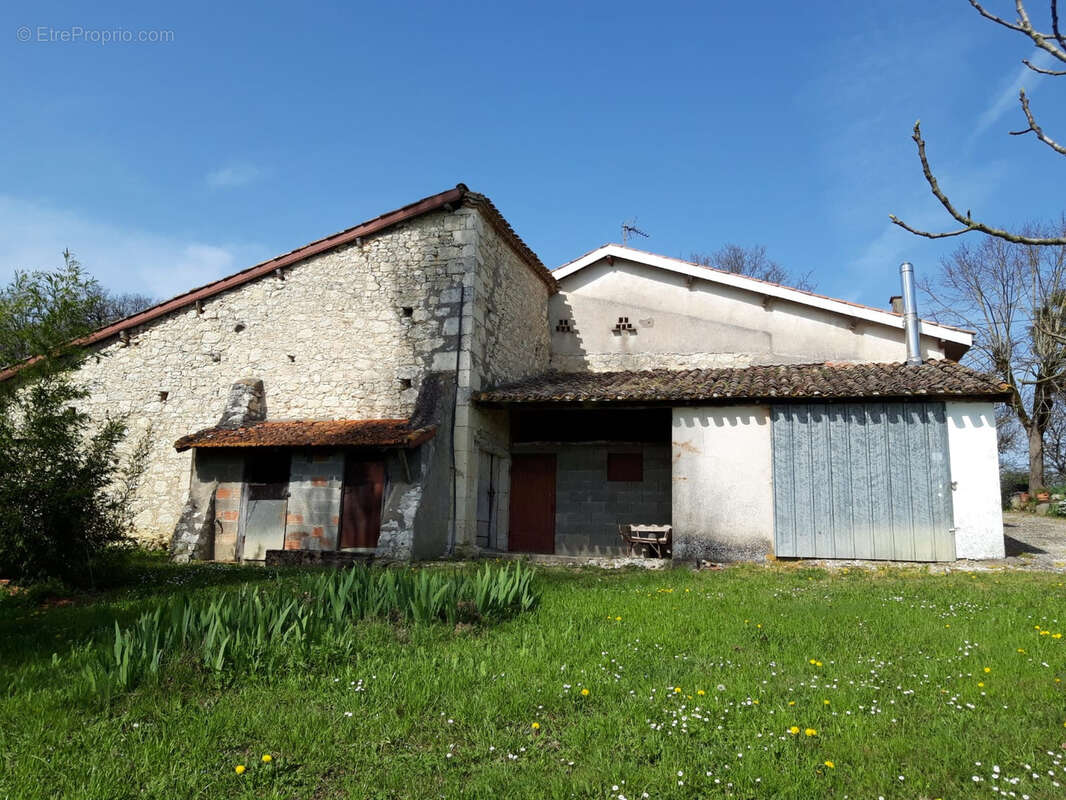Maison à SAINT-EUTROPE-DE-BORN