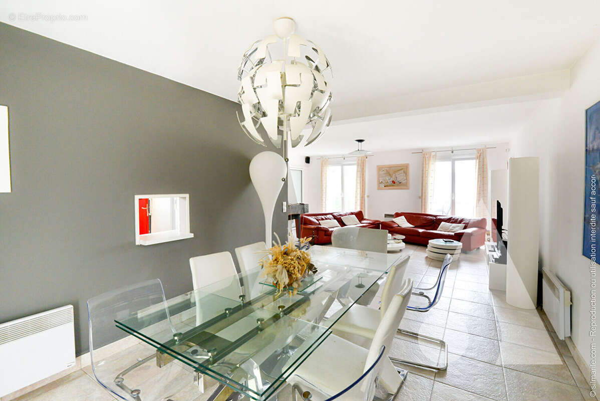 Le confort d'une grande maison à Herblay : 223 m², 6 chambres et jardin - photo 3