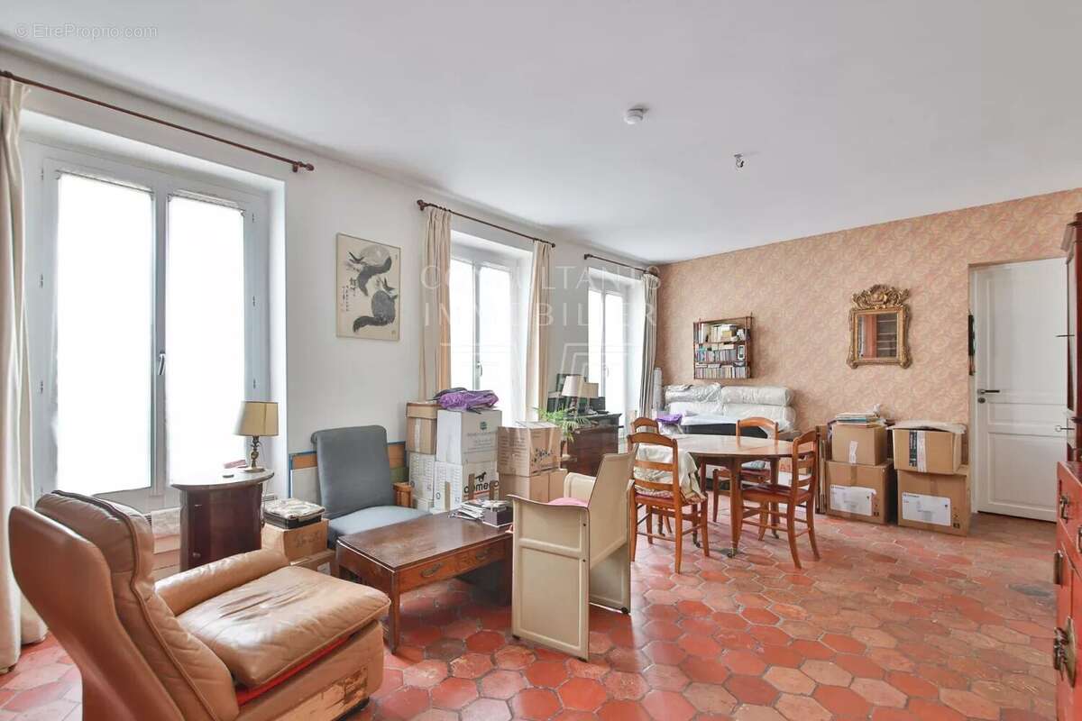 Appartement à PARIS-7E