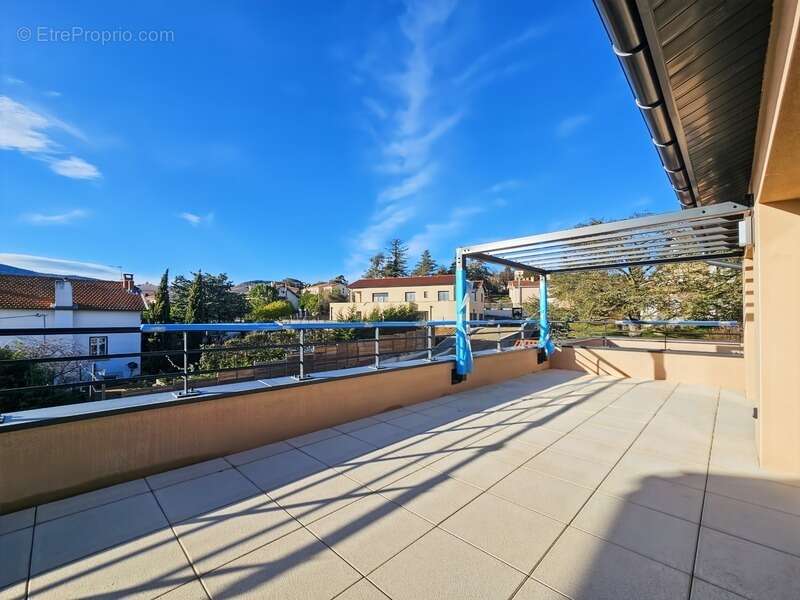 Appartement à VAUGNERAY