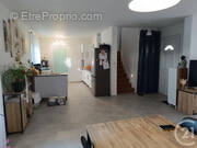 Maison à SAINT-MEDARD-DE-GUIZIERES