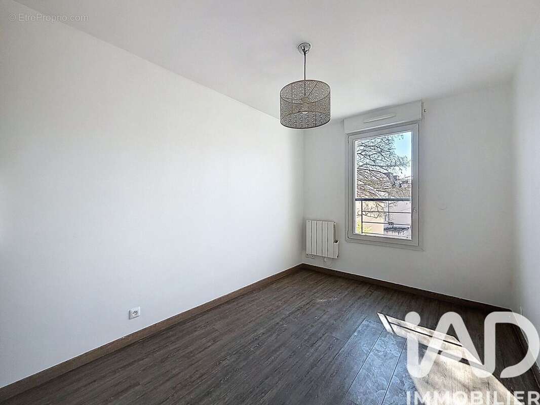 Photo 3 - Appartement à LE PLESSIS-BOUCHARD