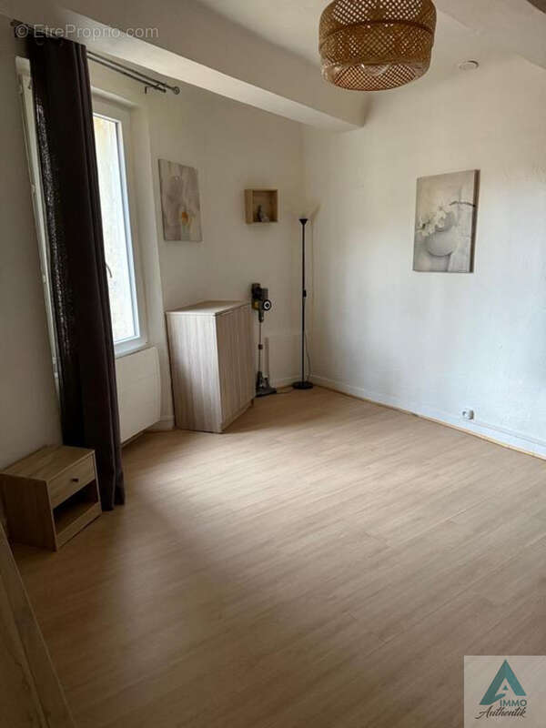 Appartement à ROQUEVAIRE