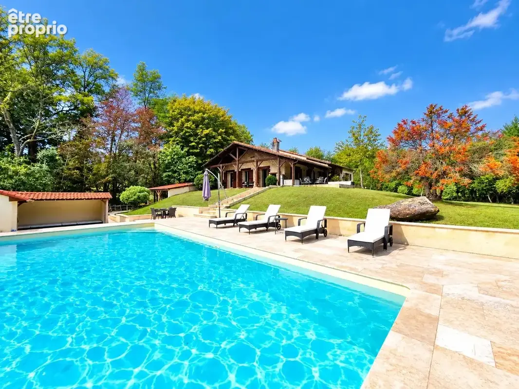 Maison 9 pièces 250 m² · à Bergerac · 250 m² · 440 000 €