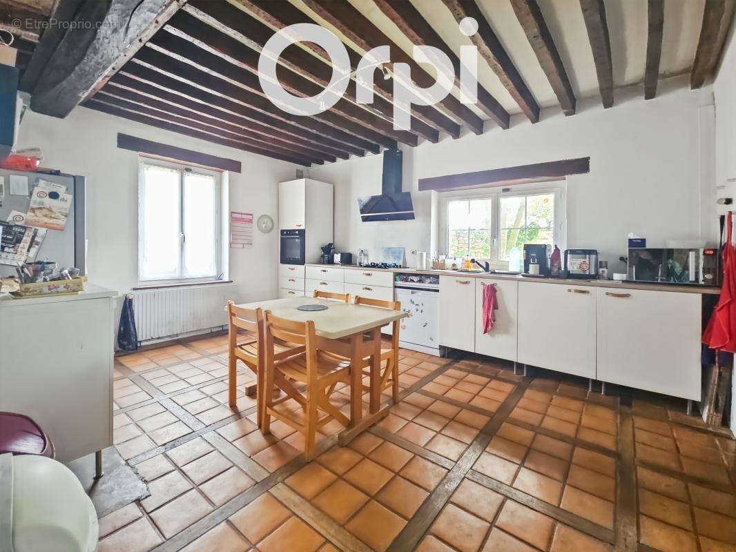LONGERE ANCIENNE - 3/4 Chambres - Terrain 1100 m² - Double garage - photo 3