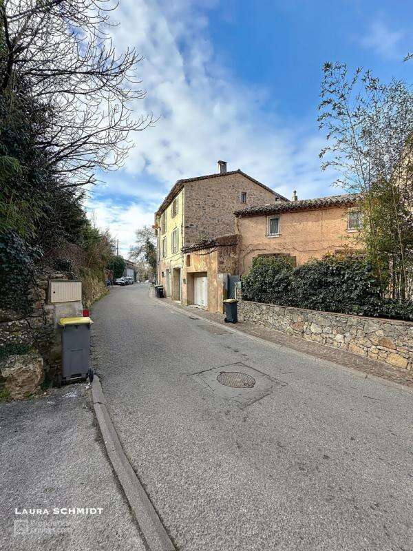 Appartement à FLASSANS-SUR-ISSOLE