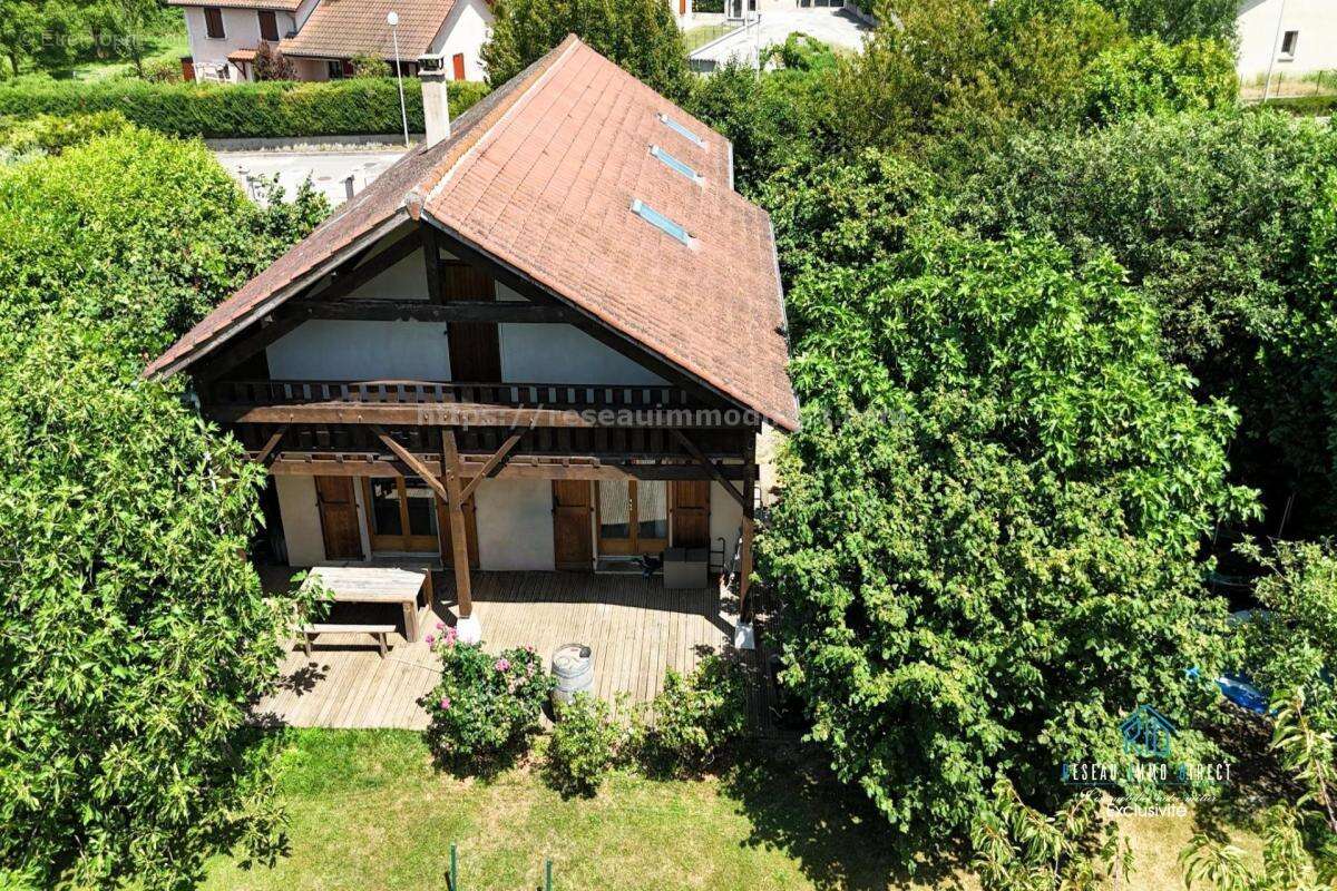 Maison à SAINT-SIMEON-DE-BRESSIEUX