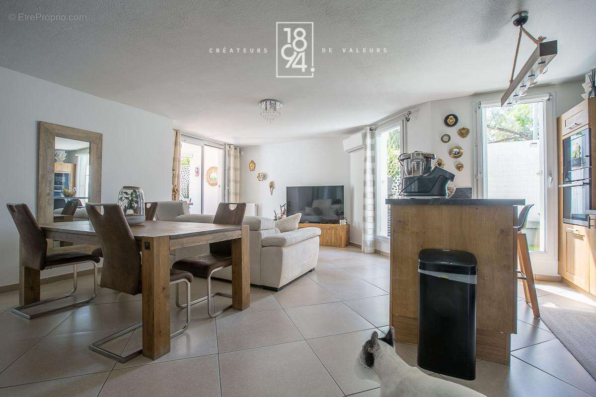 Appartement à MARSEILLE-9E