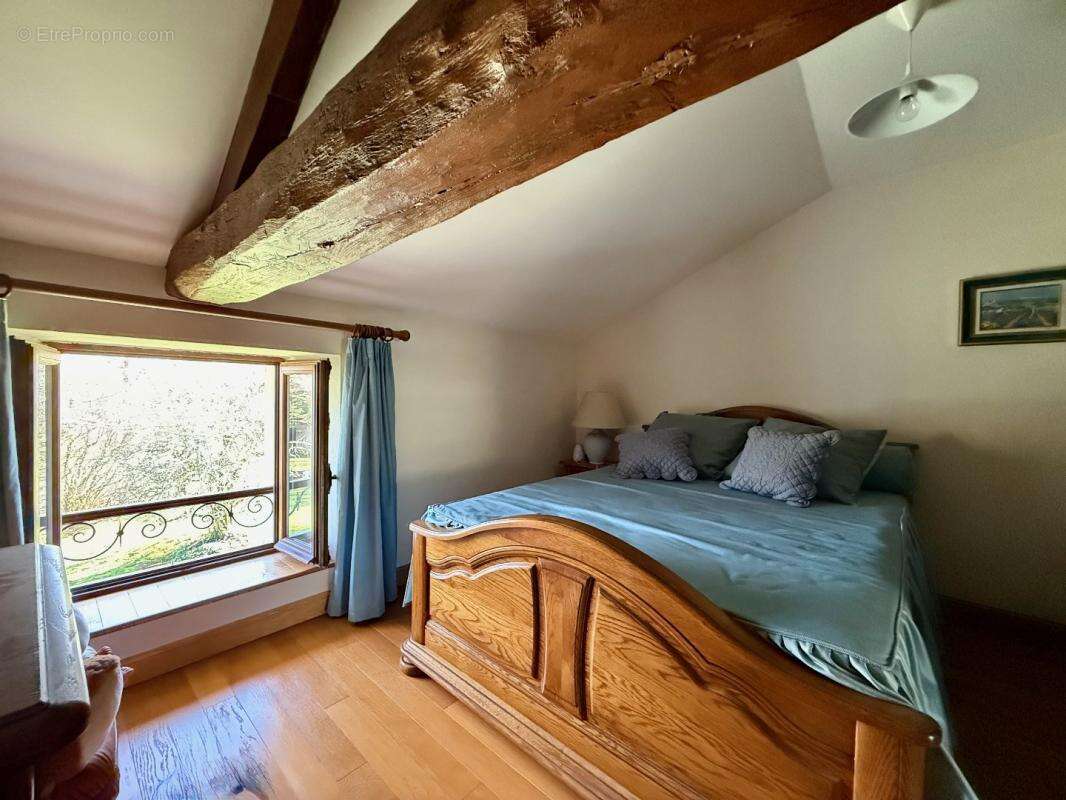Maison à CLUSSAIS-LA-POMMERAIE