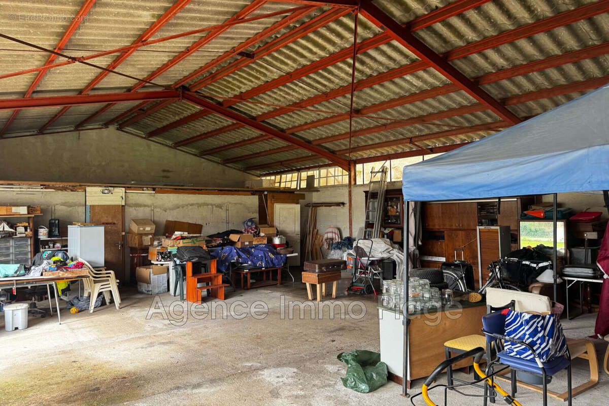 Commerce à SAINT-VIVIEN-DE-MEDOC