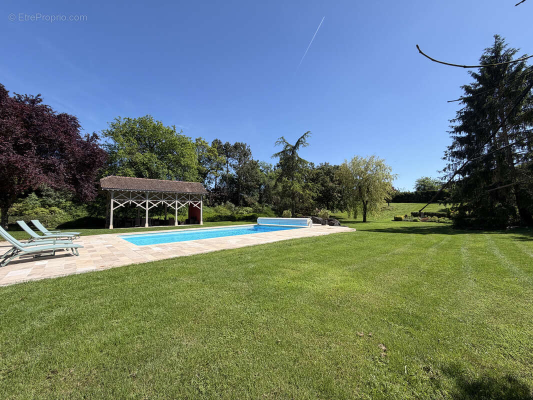 Maison à COURTENOT