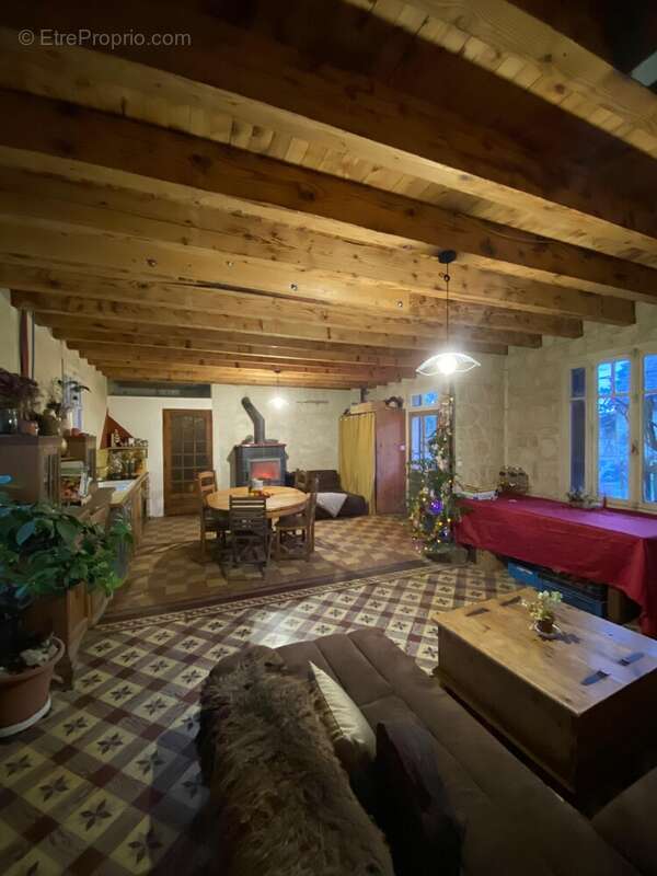 Maison à SAINT-VINCENT-EN-BRESSE