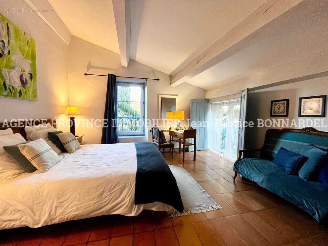 Maison à SUZE-LA-ROUSSE