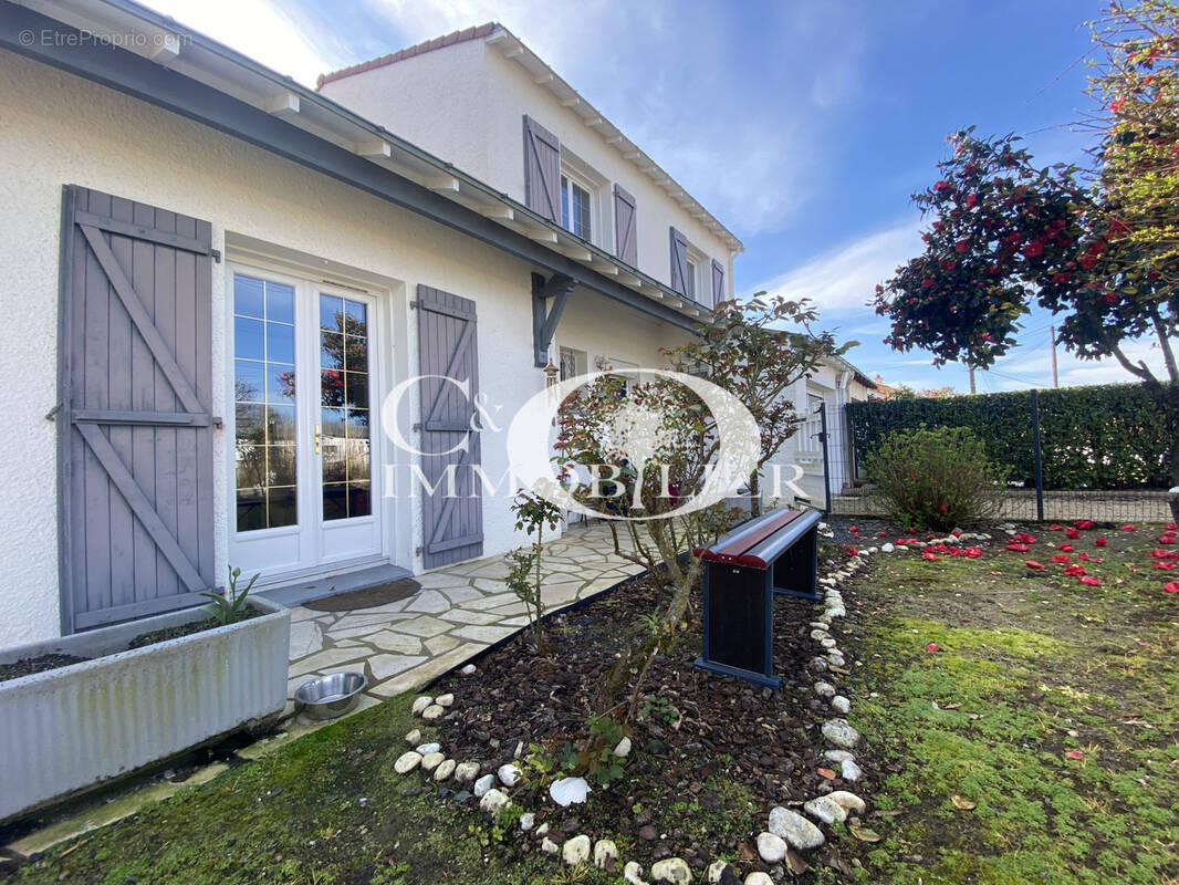 Maison à MONTBERT