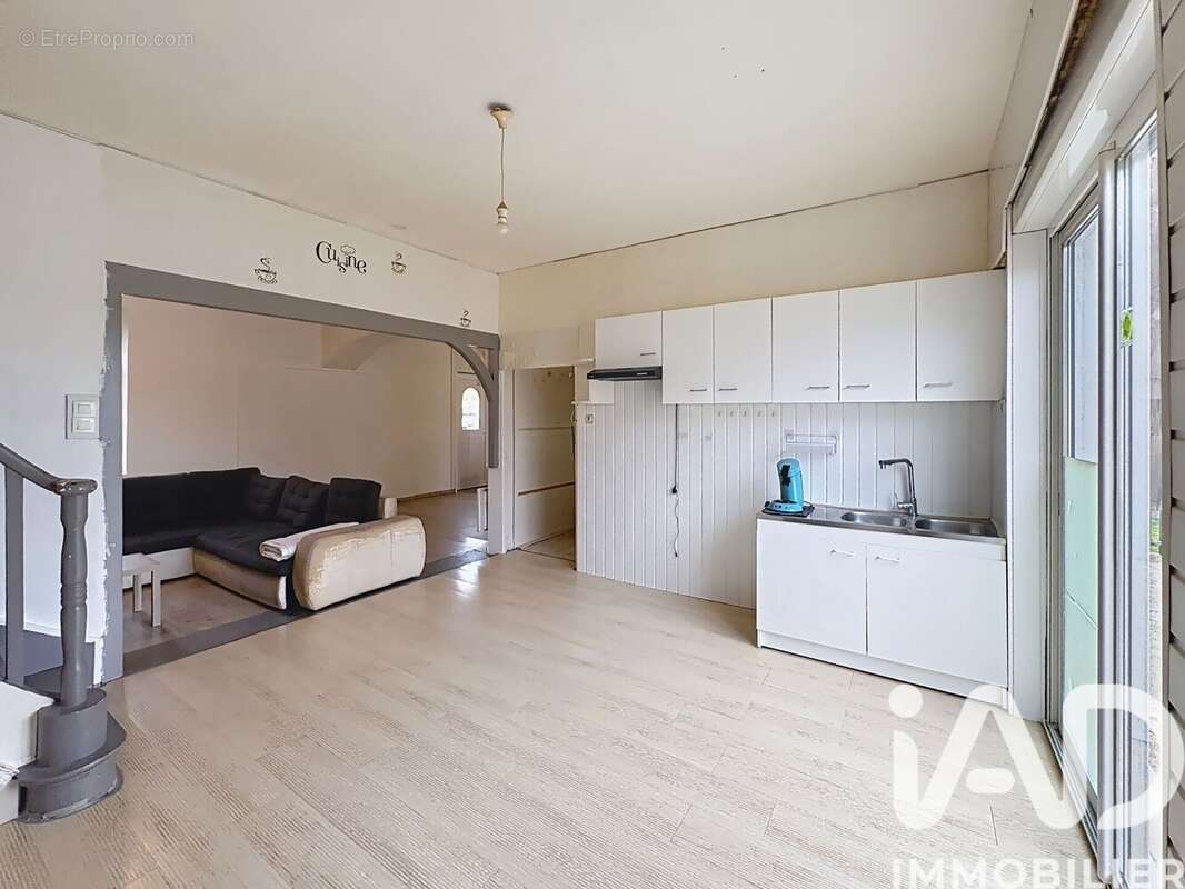 Photo 3 - Maison à LE LARDIN-SAINT-LAZARE