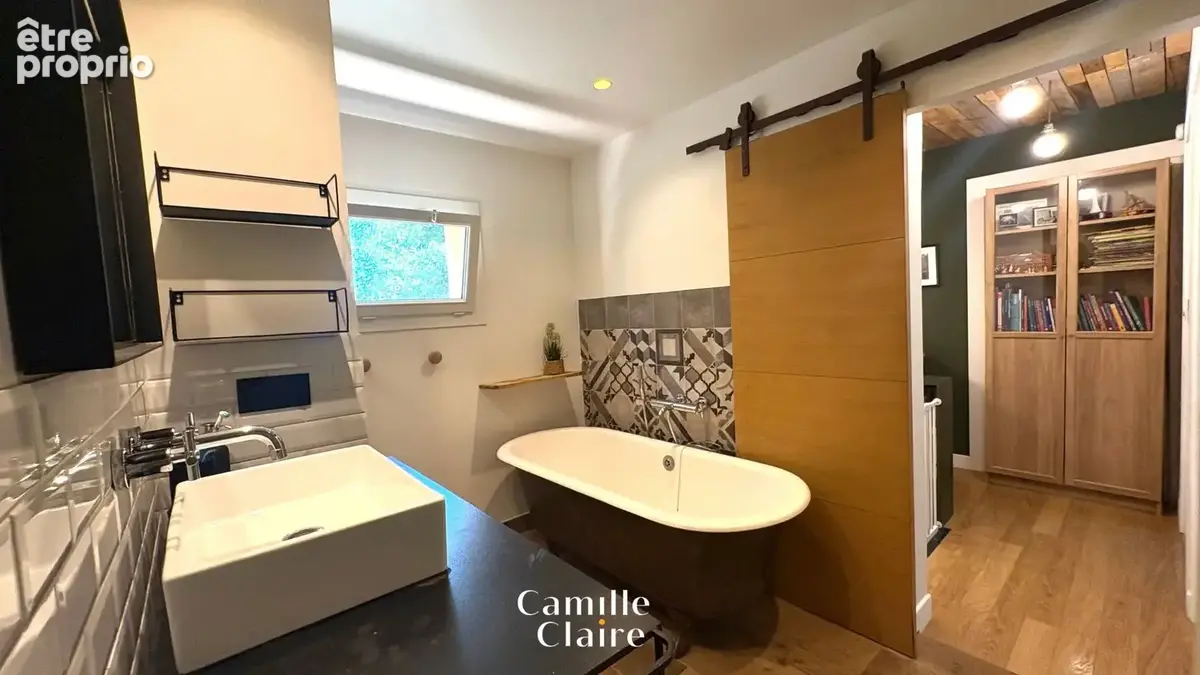 Maison T5 avec piscine et terrain 1200 m2 commune de Mimet. - photo 9