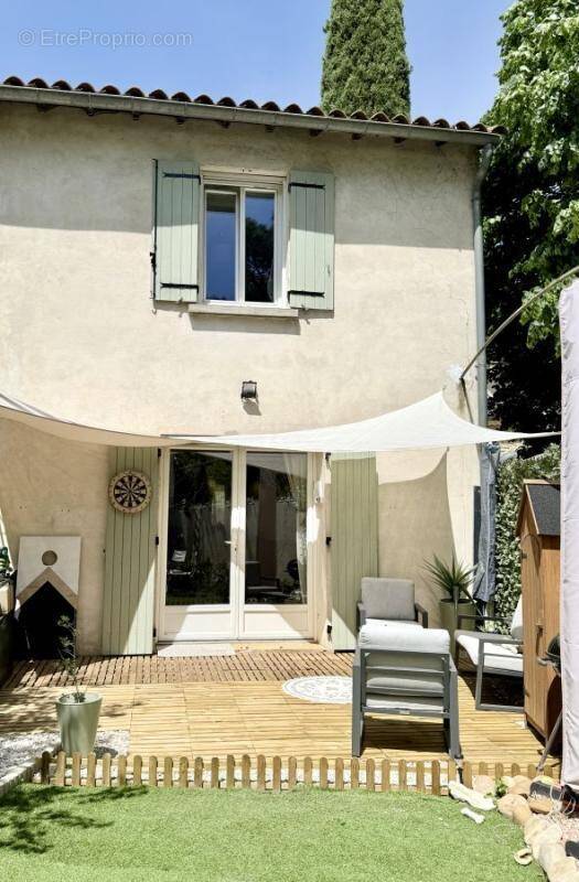 Maison à COURTHEZON