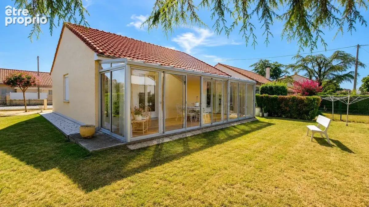 Maison plain pied avec veranda sur 454 m² de jardin - photo 2