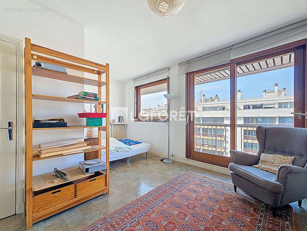 Appartement à BOURG-LA-REINE