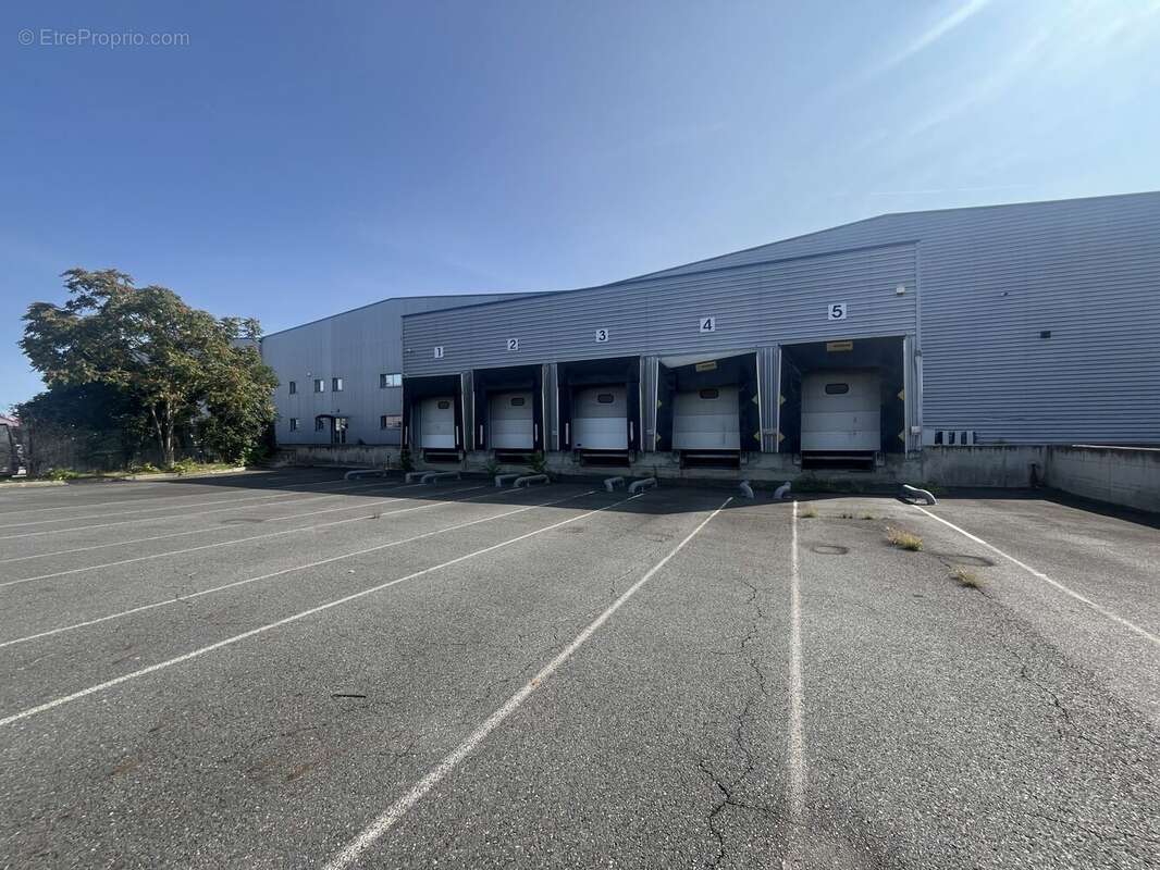 Commerce à SAINT-JUST-SAINT-RAMBERT