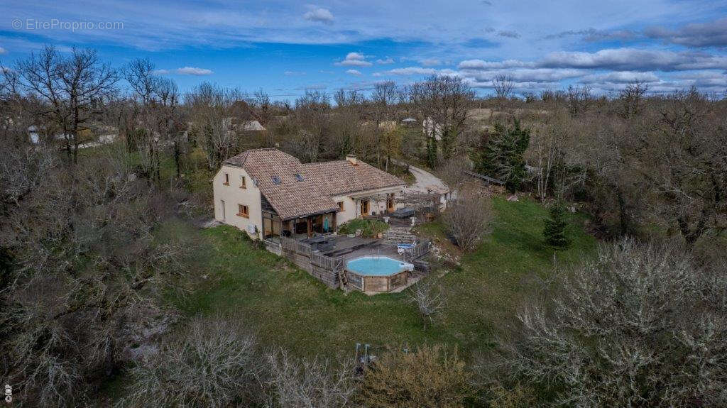 Agréable Contemporaine sur 2500 m2 avec vue et piscine hors sol - photo 19
