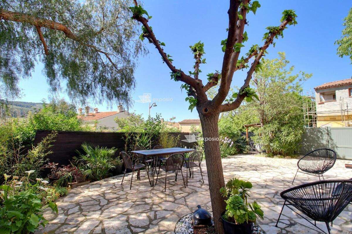 Bas de villa avec jardin - Le Plan du Castellet - 69 m² - 335 000 - photo 14