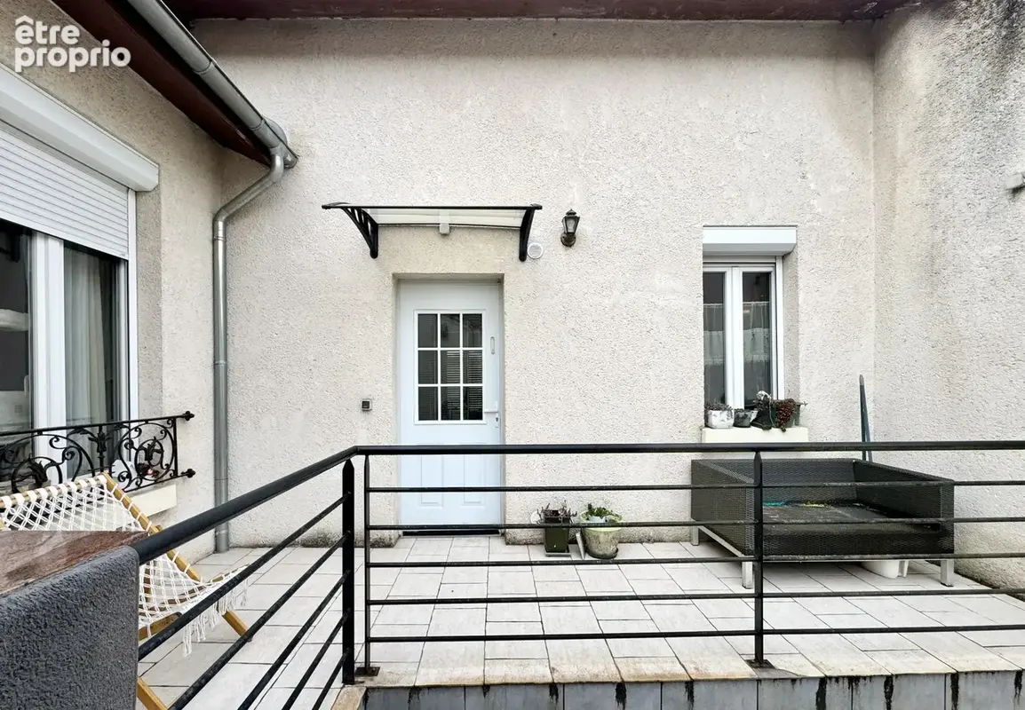 Photo Appartement à Louvres au prix de 179 000€