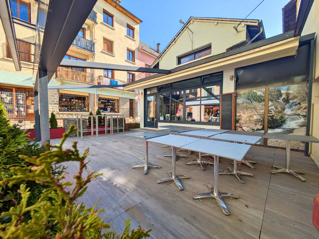 Commerce à SAINT-BONNET-EN-CHAMPSAUR