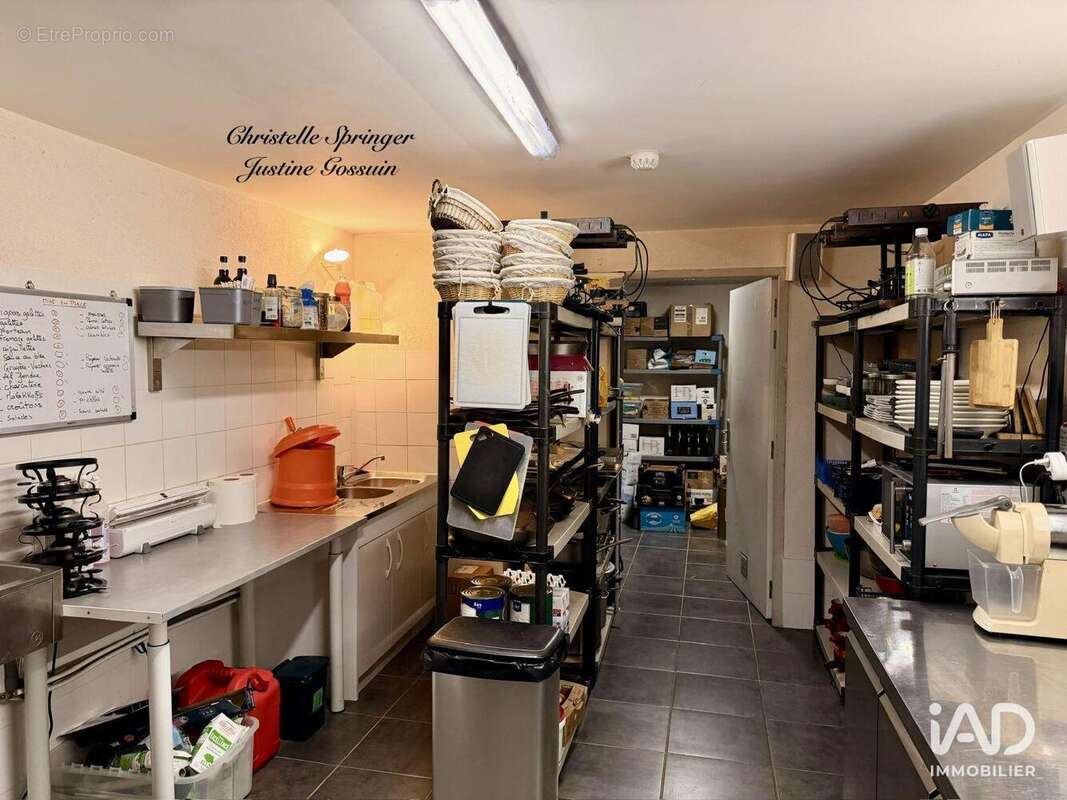 Commerce 320 m² à Chezery-Forens  - photo 9