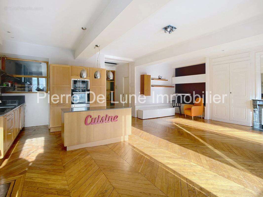 Appartement à LYON-1E