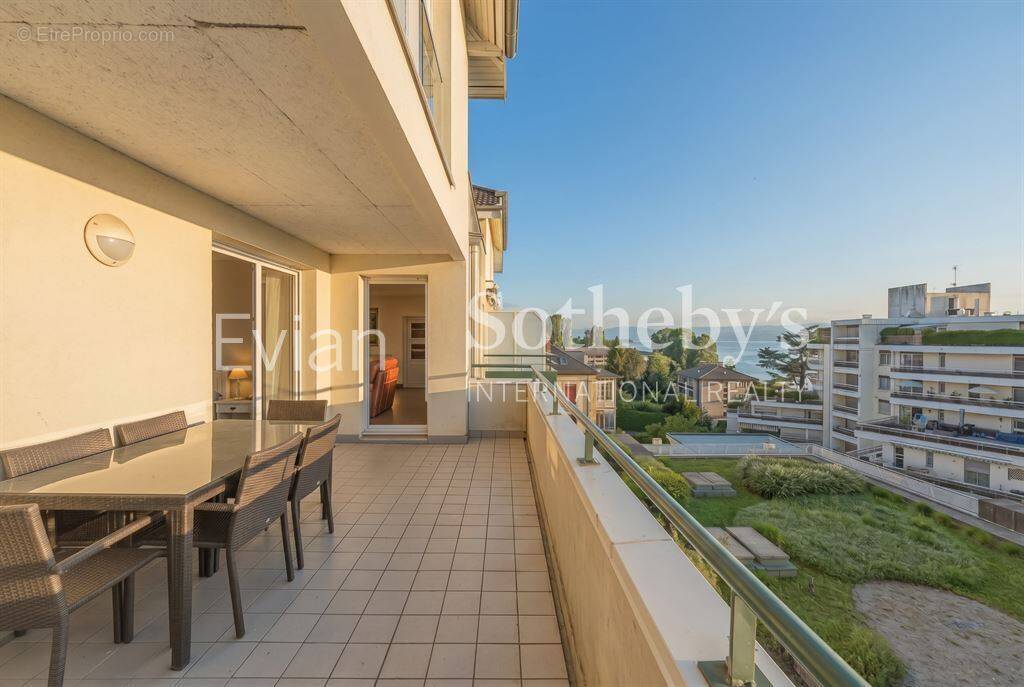 Appartement à EVIAN-LES-BAINS
