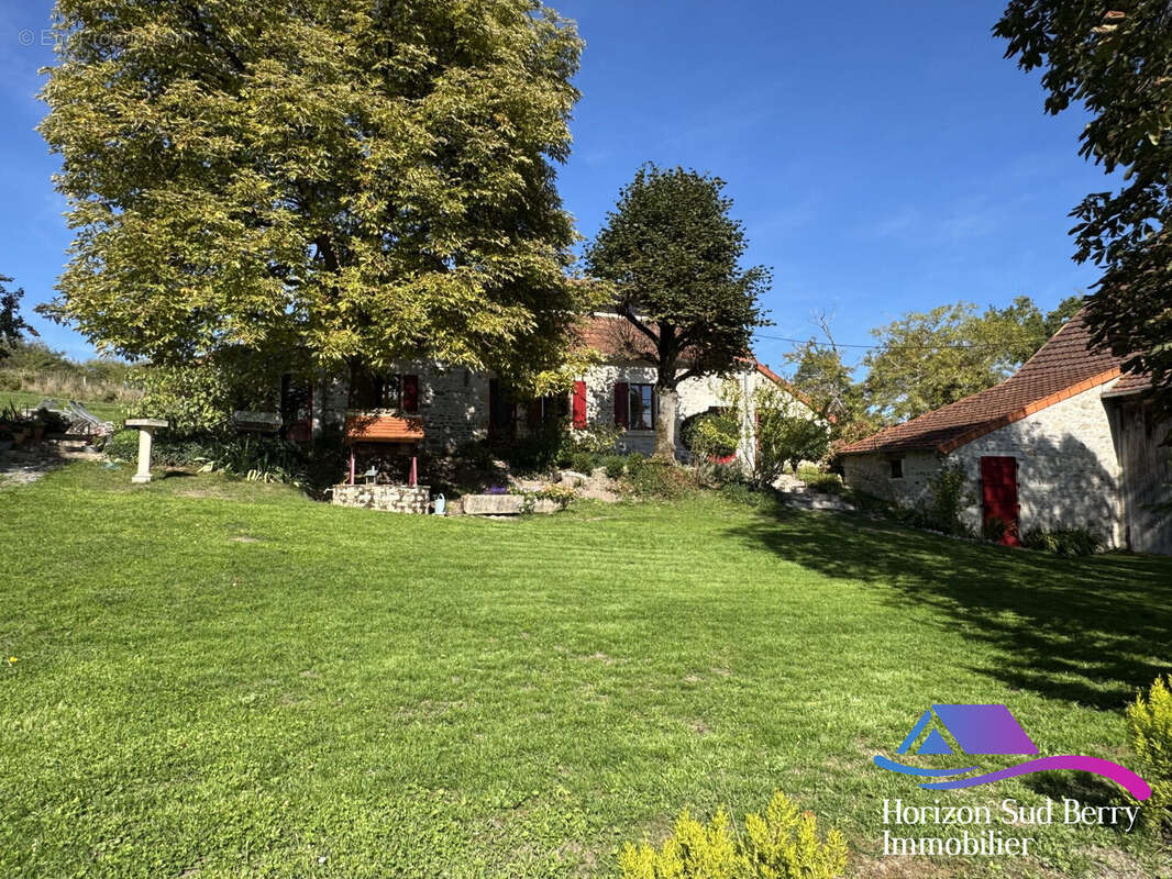 La propriété - Maison à VICQ-EXEMPLET