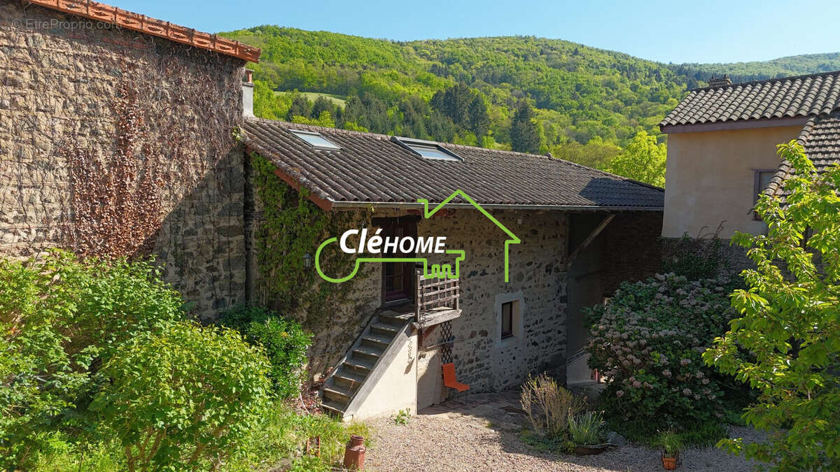 Maison à MARCHAMPT