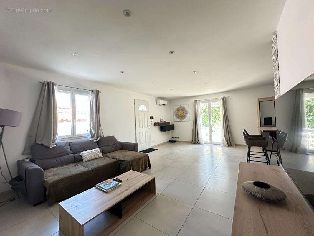 Maison à CHATEAUNEUF-LES-MARTIGUES