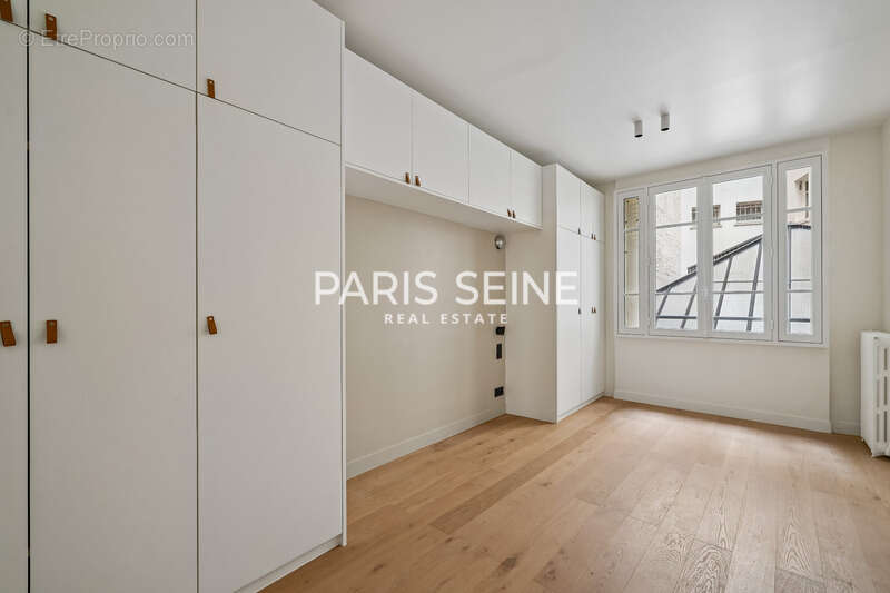 Appartement à PARIS-9E