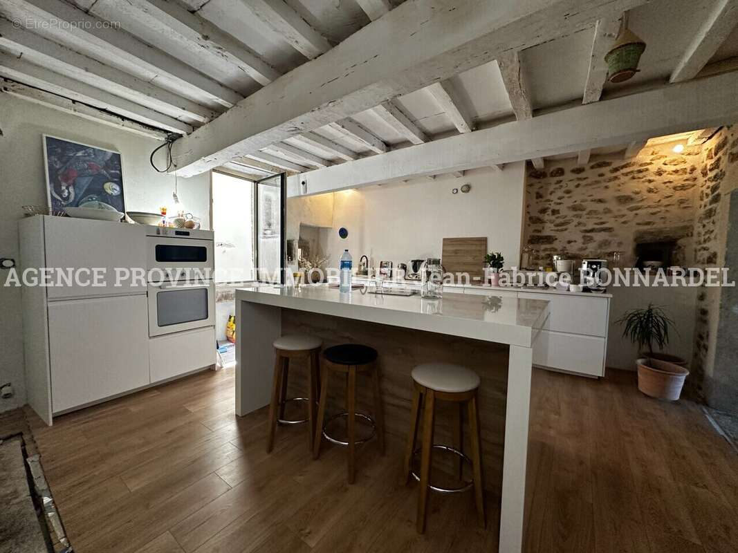Maison 135 m² à Taulignan  - photo 6