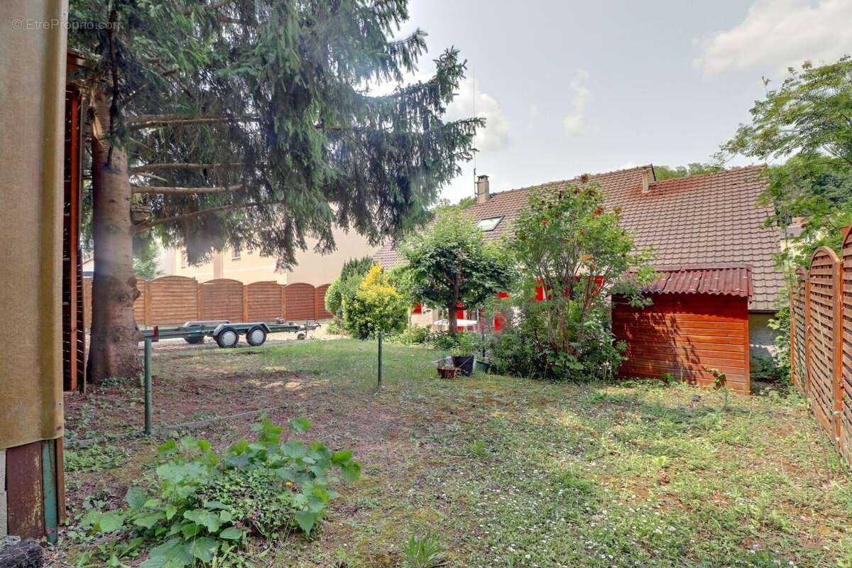 Maison à JOUY-LE-MOUTIER
