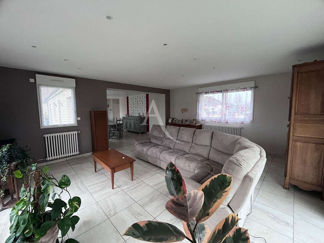 Maison à CHALONS-DU-MAINE