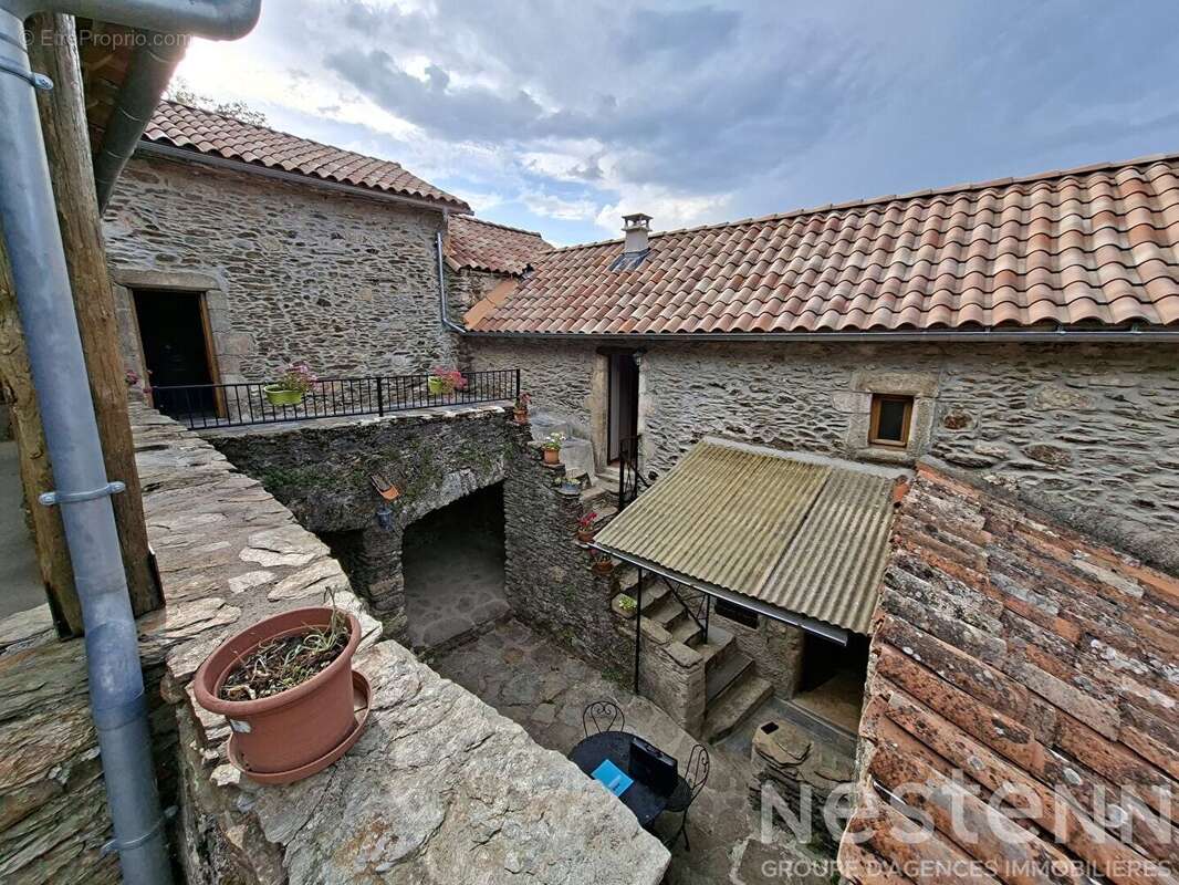 Maison en pierre rénovée de 124 m2 avec 7 678 m² de terrain - Havre de paix en Cévennes - photo 3
