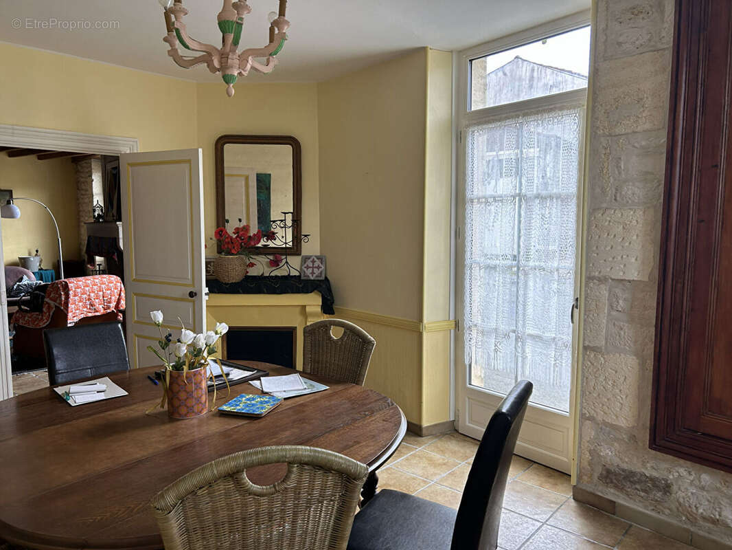 Maison à FONTAINE-CHALENDRAY