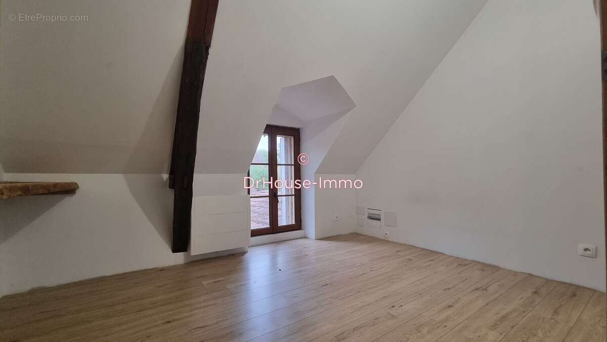 Maison à VICQ-EXEMPLET