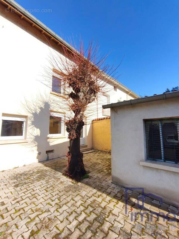 Maison à SAINT-JUST-SAINT-RAMBERT
