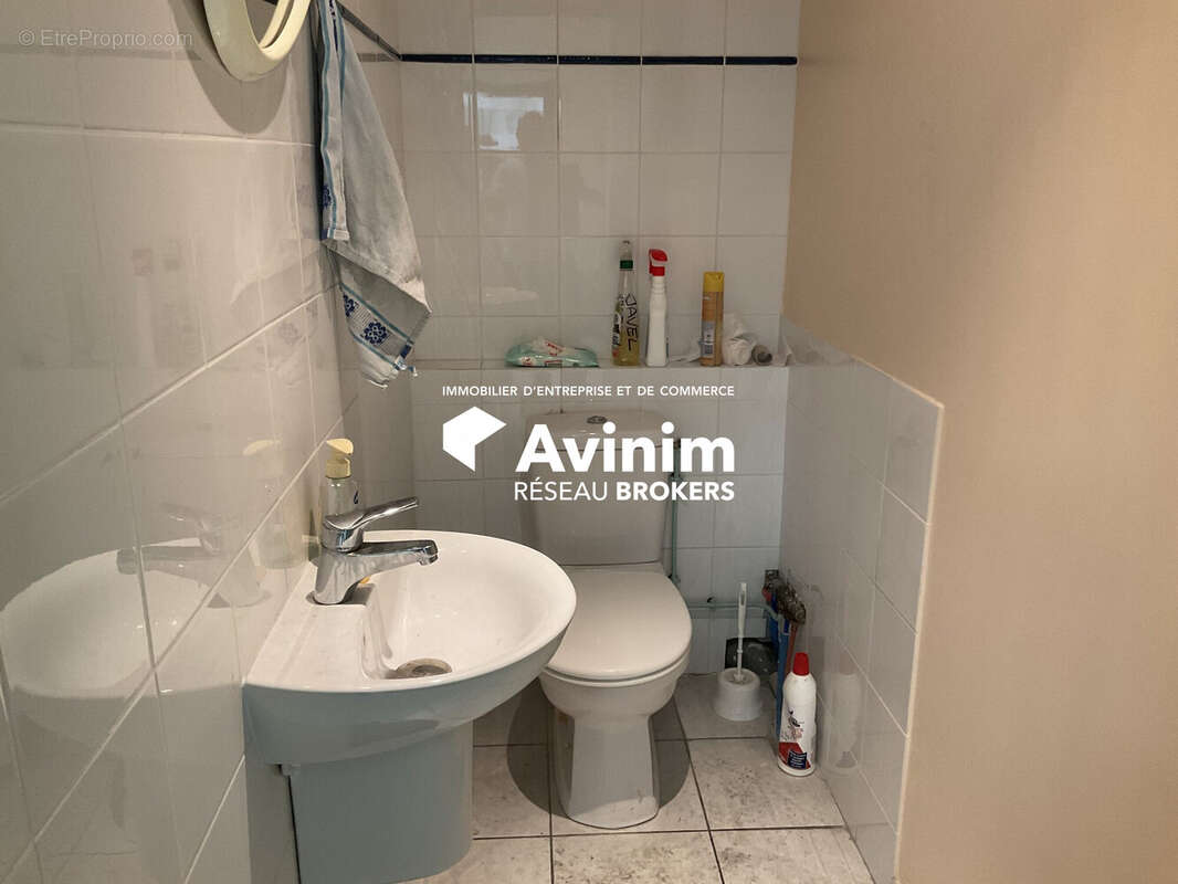 Commerce à TOURRETTES