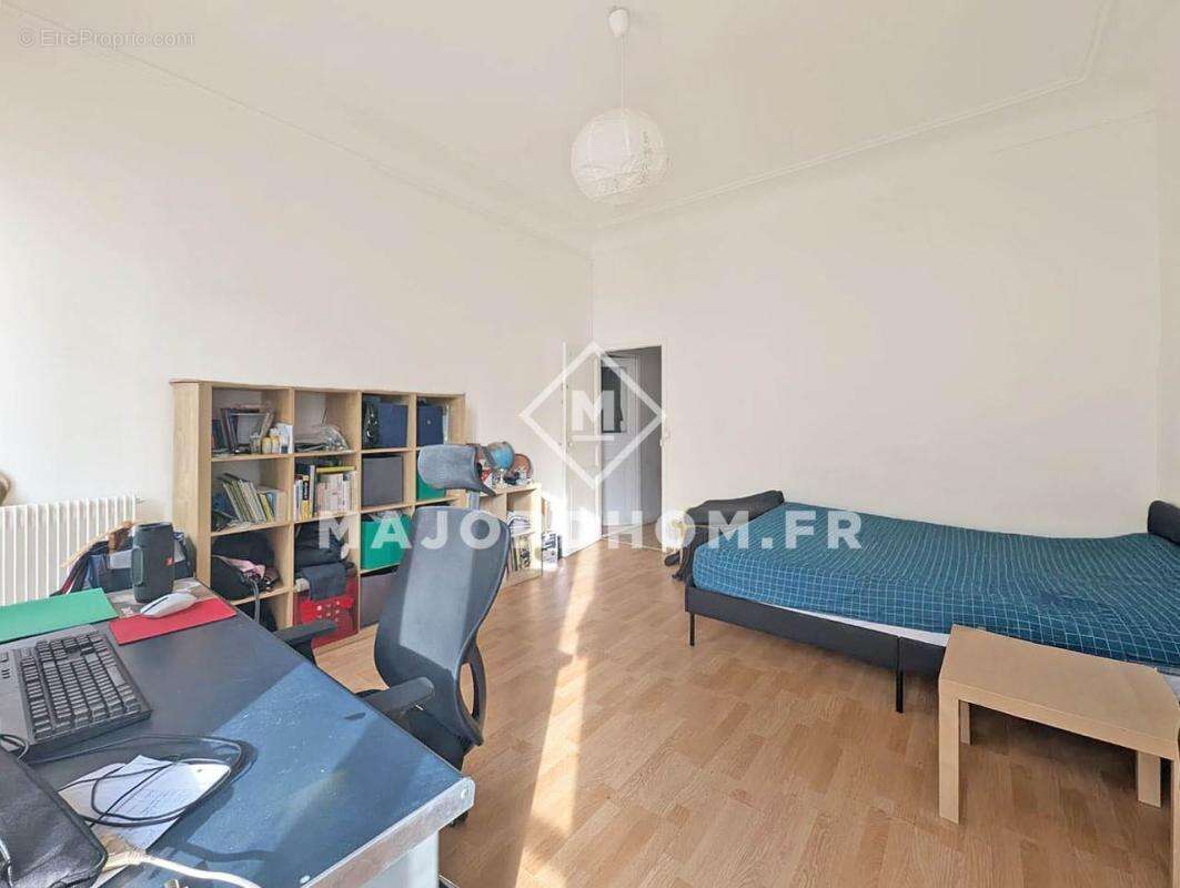 Appartement à MARSEILLE-1E