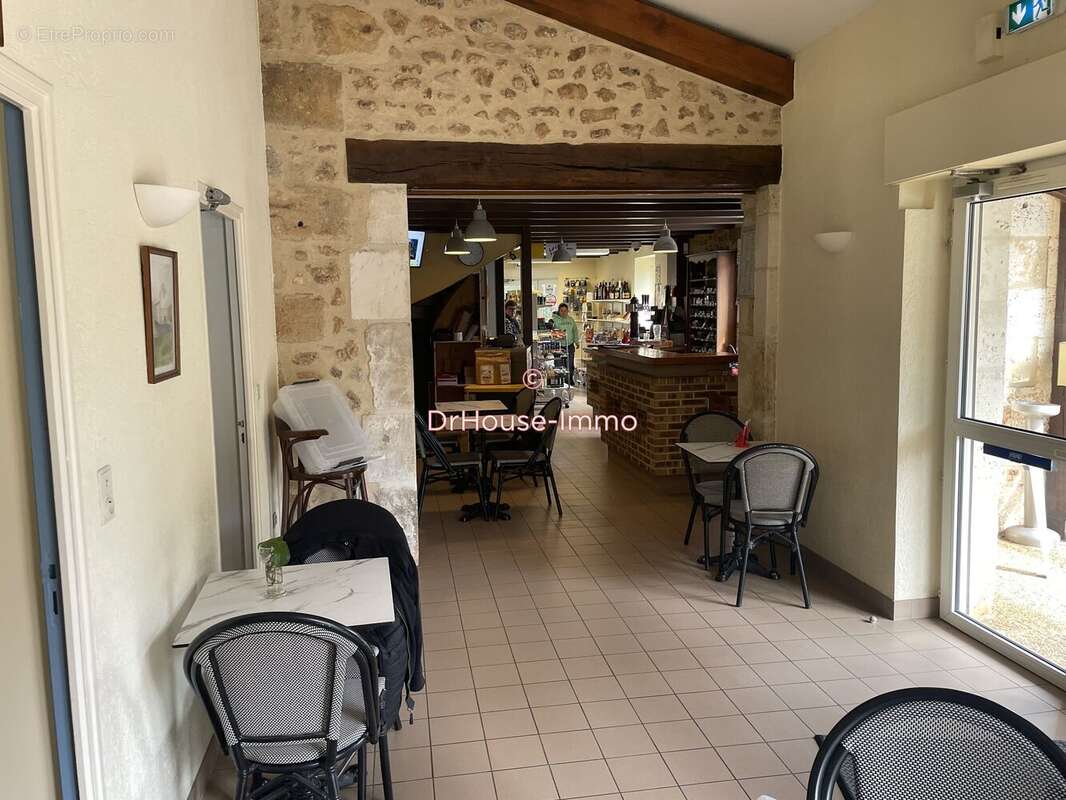 Commerce à SAINT-ADJUTORY